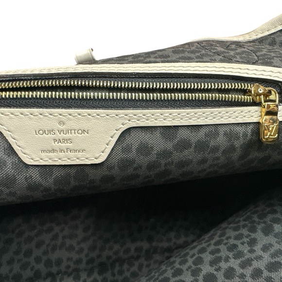 Louis Vuitton Wild at Heart Neverfull leather Tote MM - Picture 16 of 16